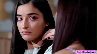 Alana Cruise e Emily Willis uso di ogni altre lingua a raggiungere l&#039;orgasmo