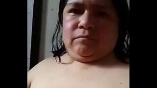 Volwasse in die badkamer