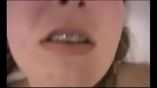 الساخنة في سن المراهقة مع الأقواس الملاعين الشرج و يحصل creampie يعيش على Sluttygirlscams.com