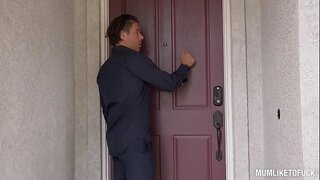 Milf Eva Notty crams tema tihe tuss koos tohutu dick kuigi tema suur rind kõikuma