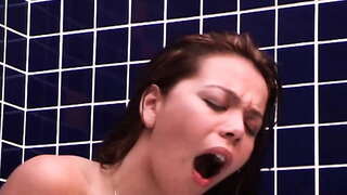 Нарын Ванной сатабыз Укол в Bundinha!!!